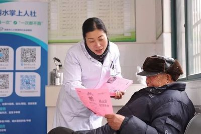 “健康大篷車”駛?cè)臊埲樘?送醫(yī)下鄉(xiāng)暖民心，健康服務(wù)零距離